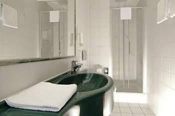 Hotel Koenigin Olga 엘반겐 외부 사진